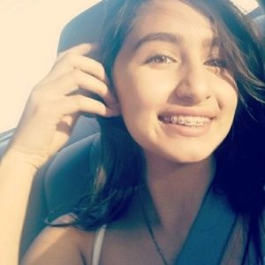 Meet your Posher, Denisse